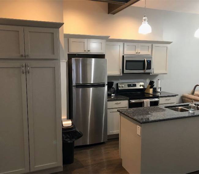 1576 Lee St E Apt B - 1 bed 1 bath first floor apartment, dedicated W/D, off-street parking, all-inc - Photo 3