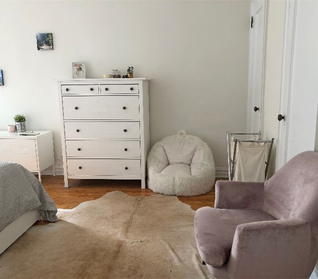 Spacious Sunny 1 Bedroom Steps from 1 Train - Photo 5