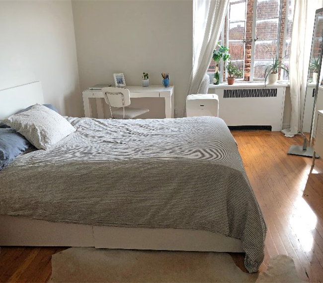 Spacious Sunny 1 Bedroom Steps from 1 Train - Photo 4