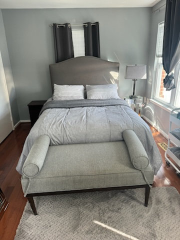 Bedroom 2 in Quiet & Cozy Townhouse