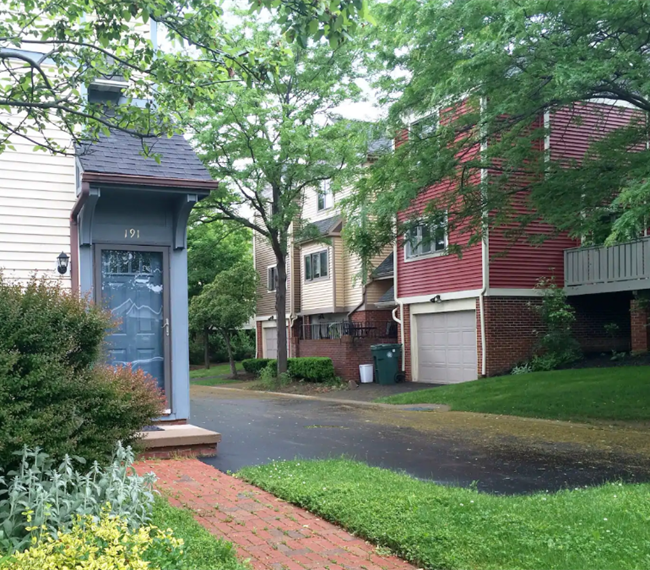 Vibrant uptown living - minutes to UR/Highland/Strong/RIT - Photo 2