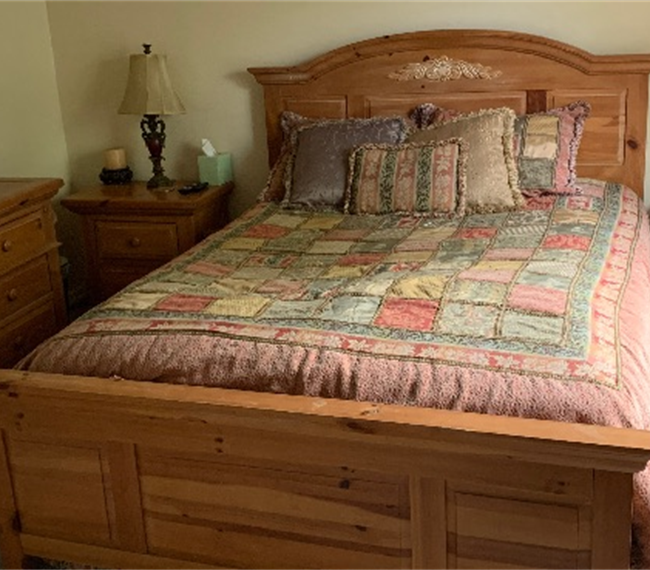Gorgeus room in quiet neighborhood.