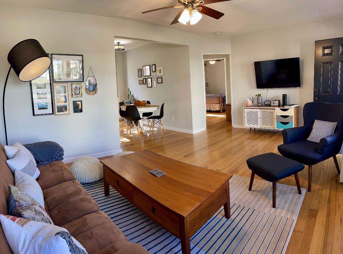 Beautiful home in central San Diego w parking, A/C - Photo 1