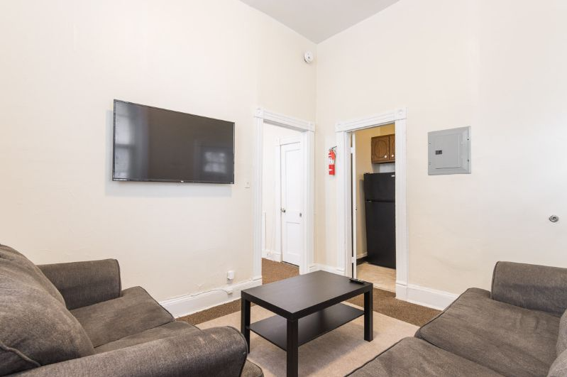 Private Apt in Safe Community First Floor Rear