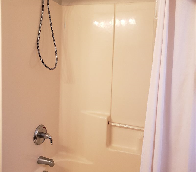 Private room just minutes from ECU Health Medical Center - Photo 4