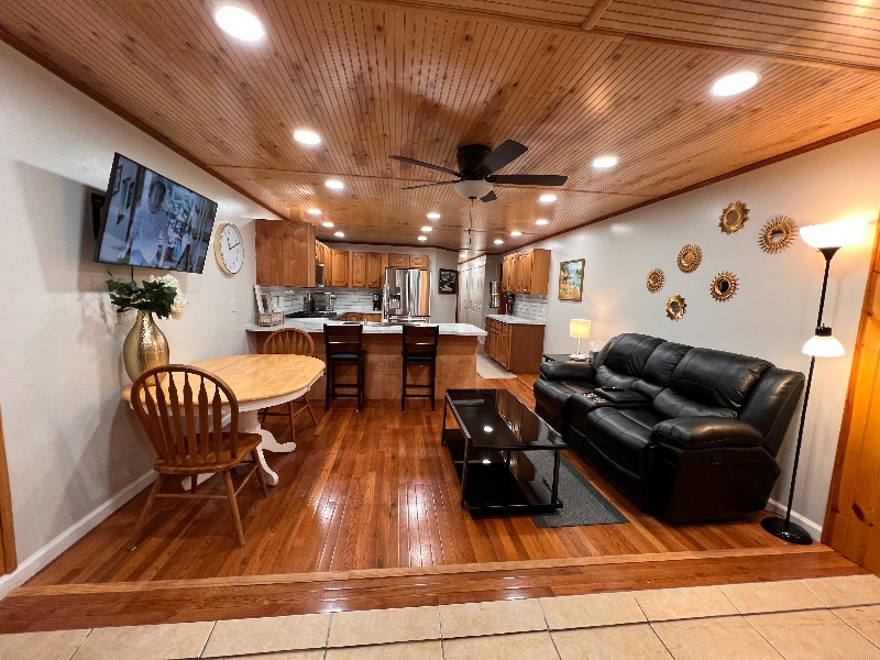 JC's Place 4
