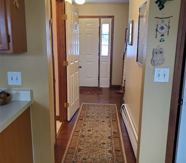 Pretty and Cozy House. Private, large attic bedroom AVAILABLE JUNE 1ST.  SEEKING 1 HOUSEMATE to shar - Photo 8
