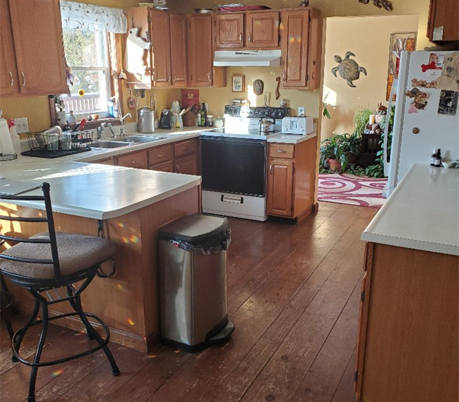 Pretty and Cozy House. Private, large attic bedroom AVAILABLE JUNE 1ST.  SEEKING 1 HOUSEMATE to shar - Photo 9