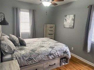 Totally Remodeled, Newly Furnished 3bd Bungalow near hospital - Photo 11
