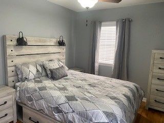 Totally Remodeled, Newly Furnished 3bd Bungalow near hospital - Photo 10