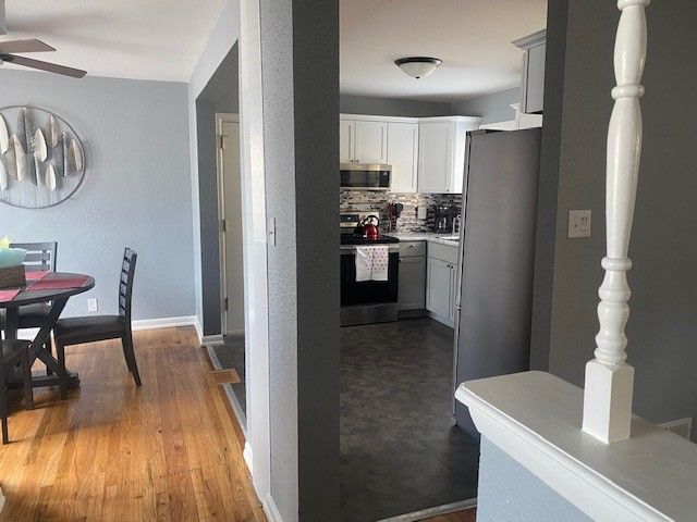 Totally Remodeled, Newly Furnished 3bd Bungalow near hospital - Photo 7