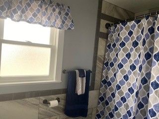 Totally Remodeled, Newly Furnished 3bd Bungalow near hospital - Photo 12