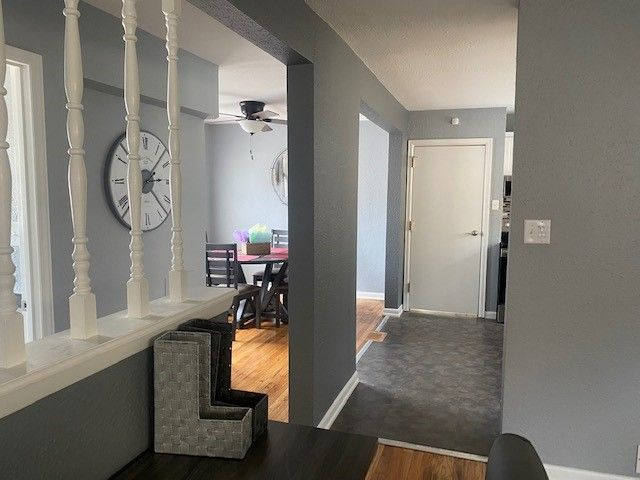 Totally Remodeled, Newly Furnished 3bd Bungalow near hospital - Photo 5