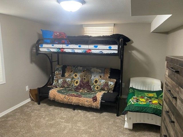 Totally Remodeled, Newly Furnished 3bd Bungalow near hospital - Photo 12