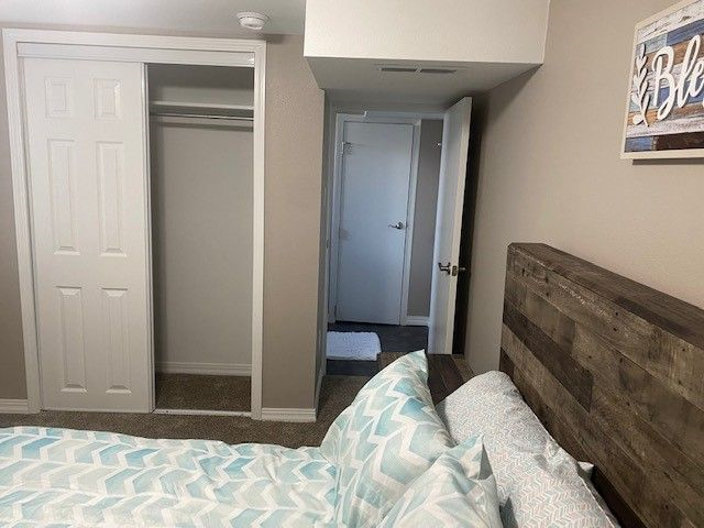 Totally Remodeled, Newly Furnished 3bd Bungalow near hospital - Photo 7