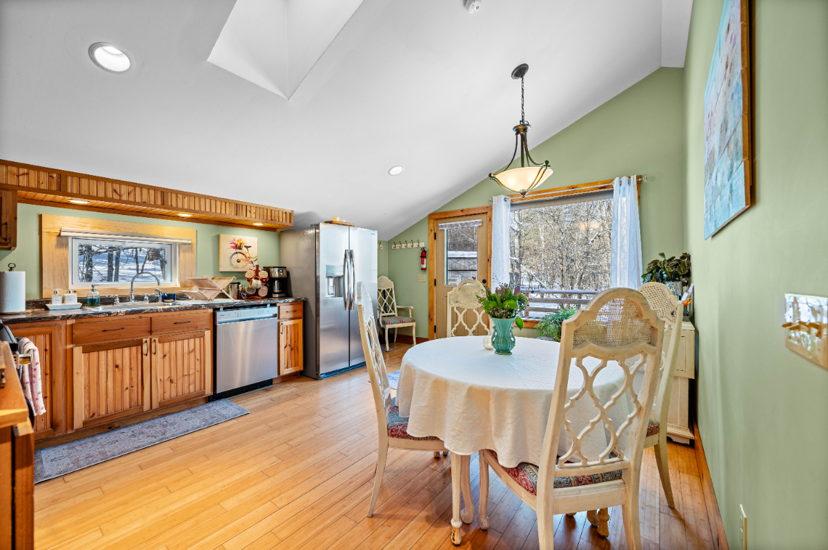 Charming apartment in a beautiful country living setting! - Photo 7