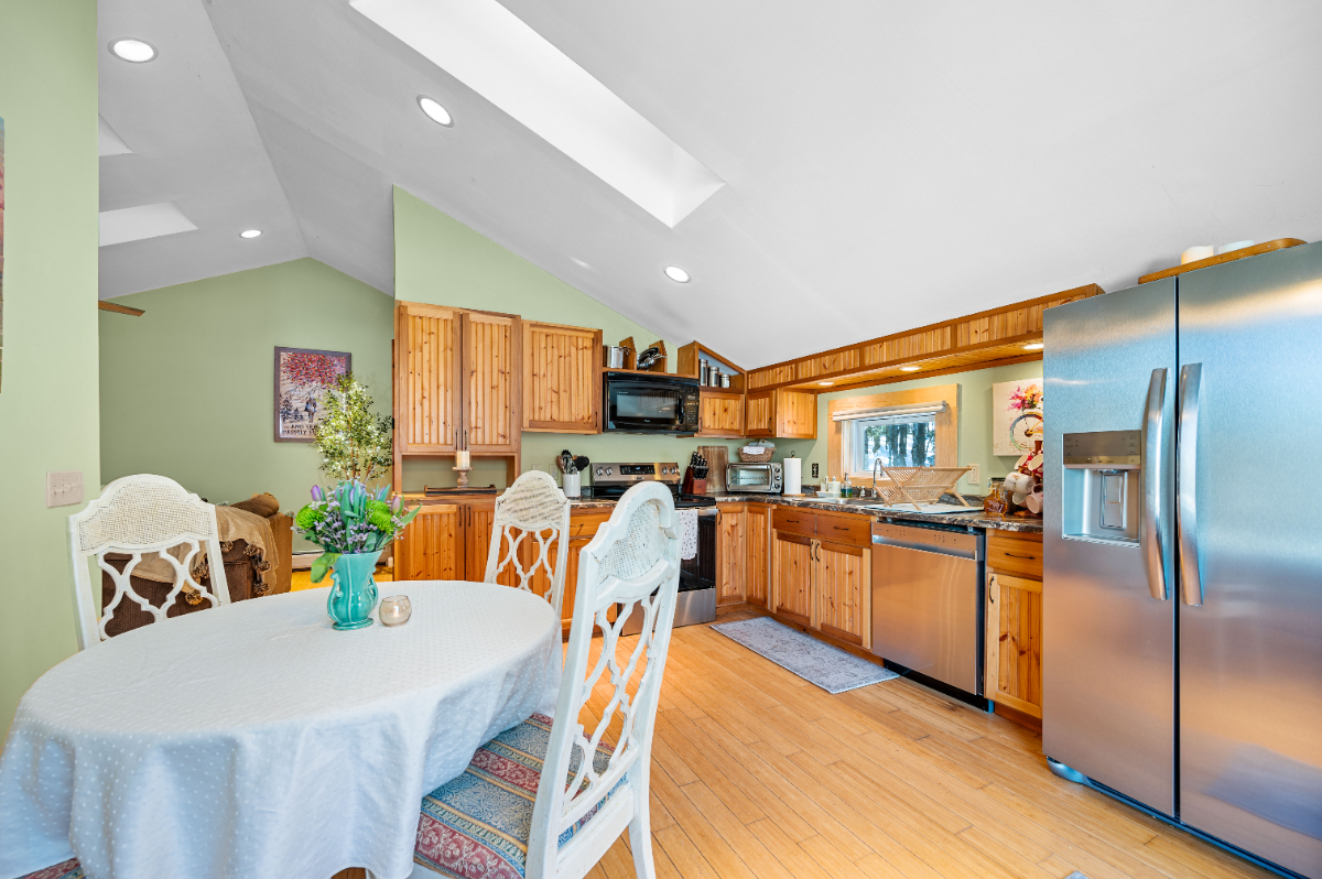 Charming apartment in a beautiful country living setting! - Photo 5