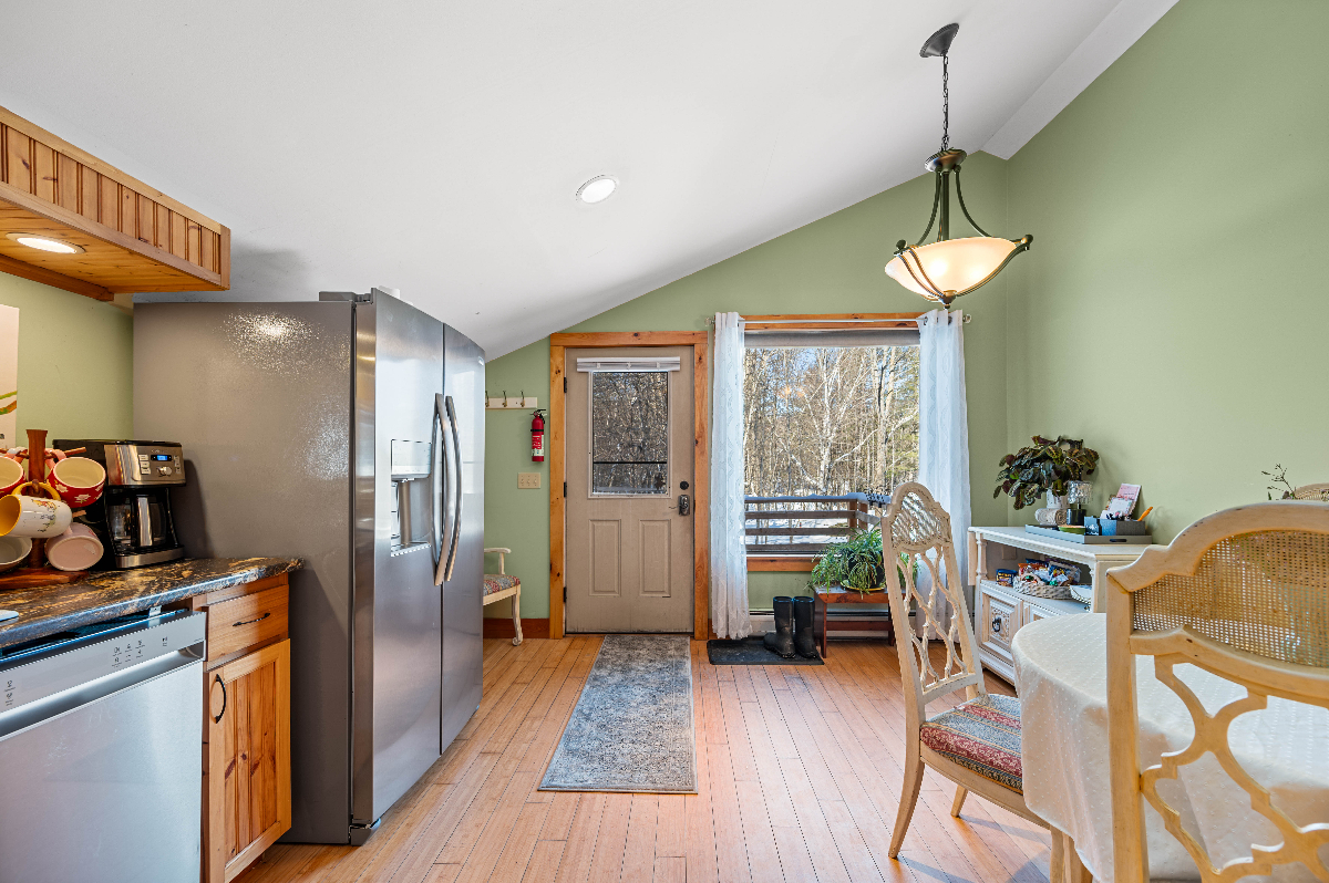 Charming apartment in a beautiful country living setting! - Photo 4