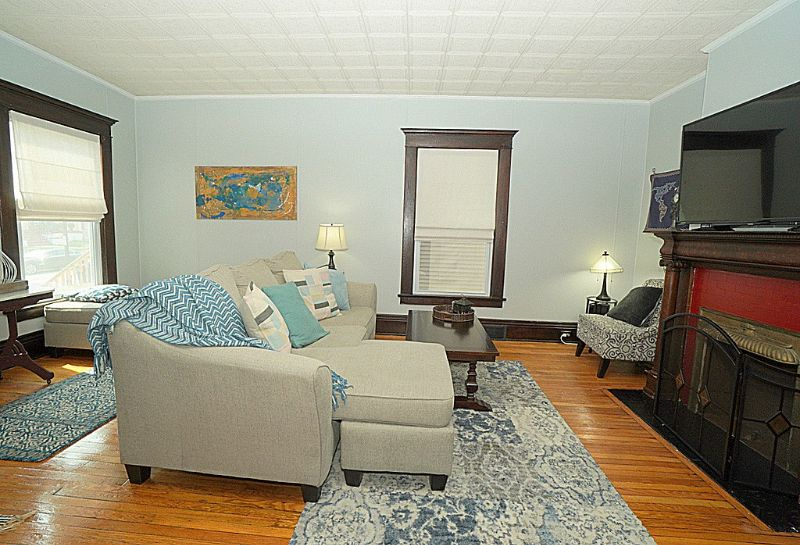 Victorian Apartment near Medical corridor - Photo 3