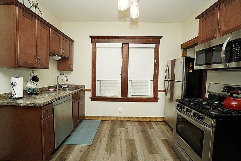 Victorian Apartment near Medical corridor - Photo 9