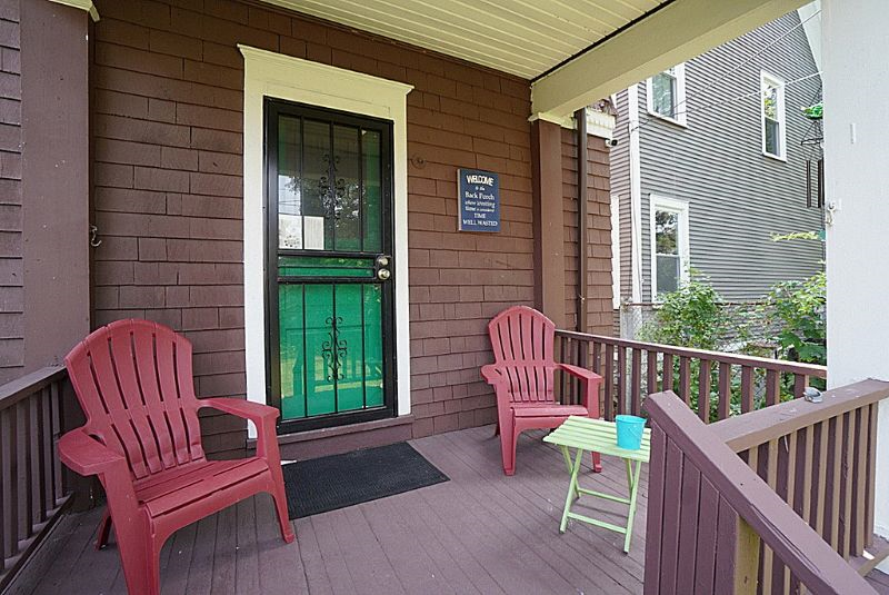 Victorian Apartment near Medical corridor - Photo 12