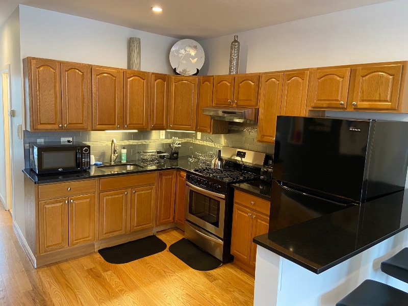 Cozy Sunny 1BD Apartment - Photo 3