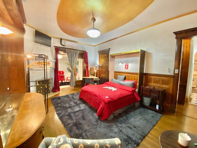 1st Floor Victorian Castle (1 BR or 2 BR)