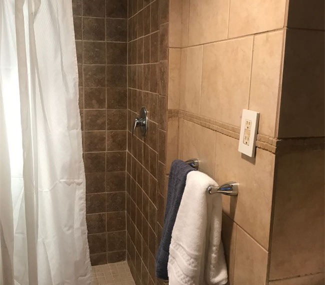 Private Furnished One Bedroom Apartment with own entrance- Close to all major Bronx Hospitals  and M - Photo 5