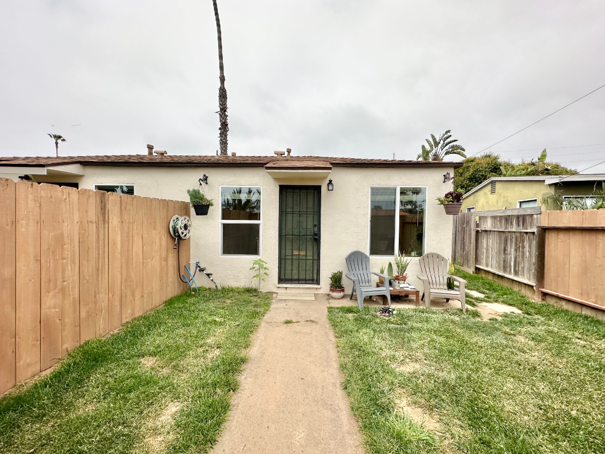 Bungalow with a big yard