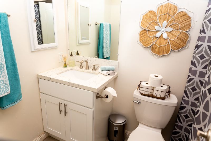 Updated and fully furnished 2 bed 2 bath in heart of Pacific Beach. - Photo 5