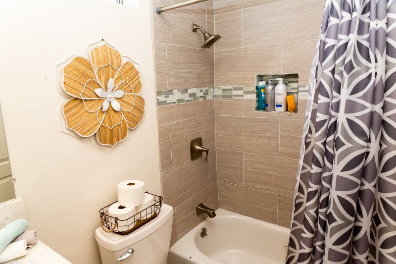 Updated and fully furnished 2 bed 2 bath in heart of Pacific Beach. - Photo 6