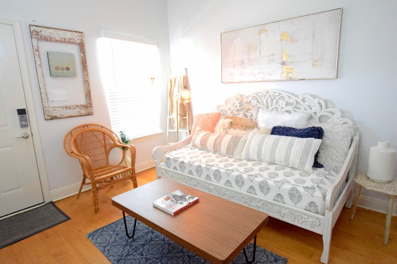 Charming  Safe Boho Cottage Near City Park - Photo 2