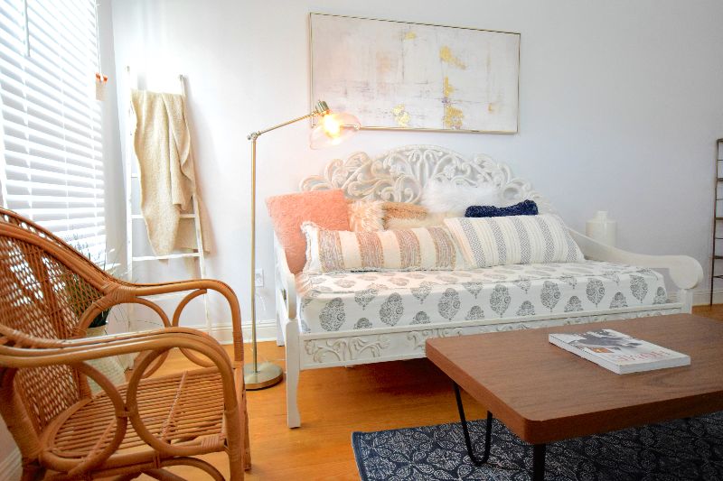 Charming  Safe Boho Cottage Near City Park - Photo 3