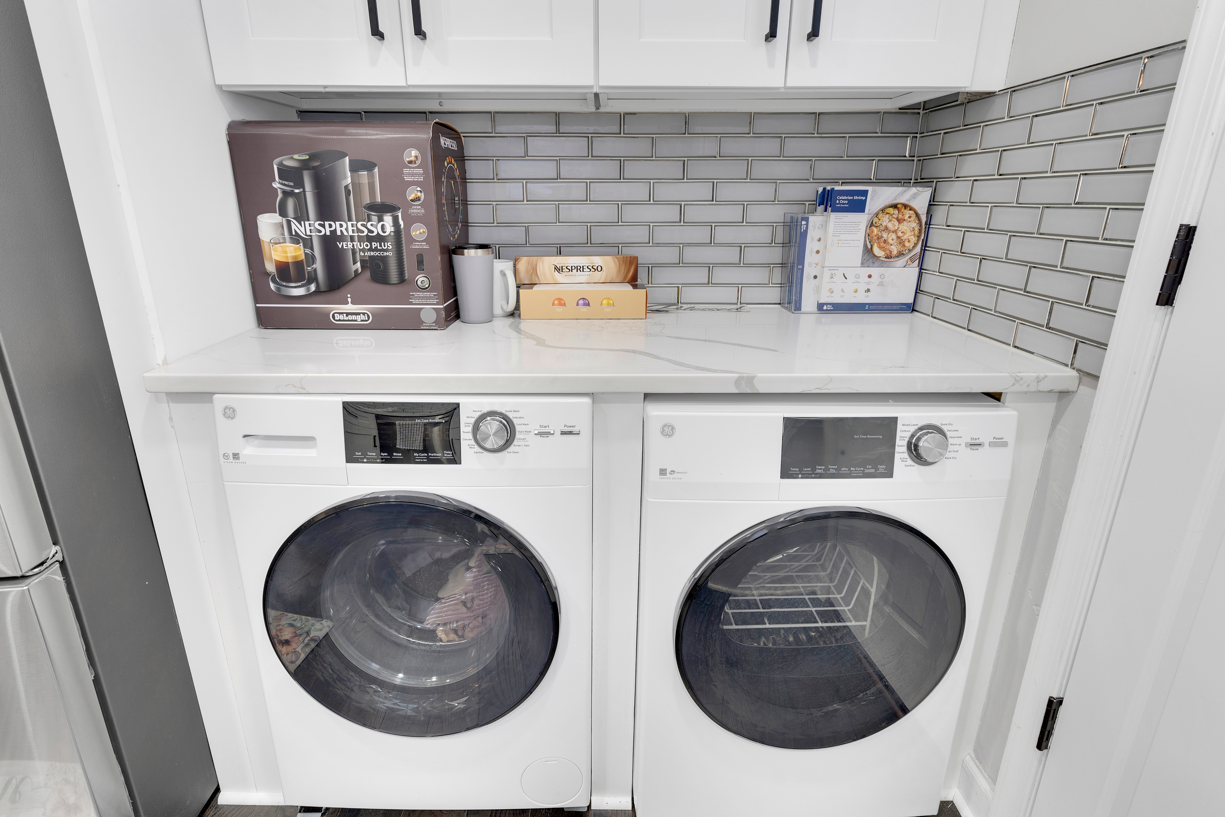 Absolutely Beautiful 3.5 BDRM/2.5BA Newly Renovated DC Home: Long Stays +Parking + Metro - Photo 6