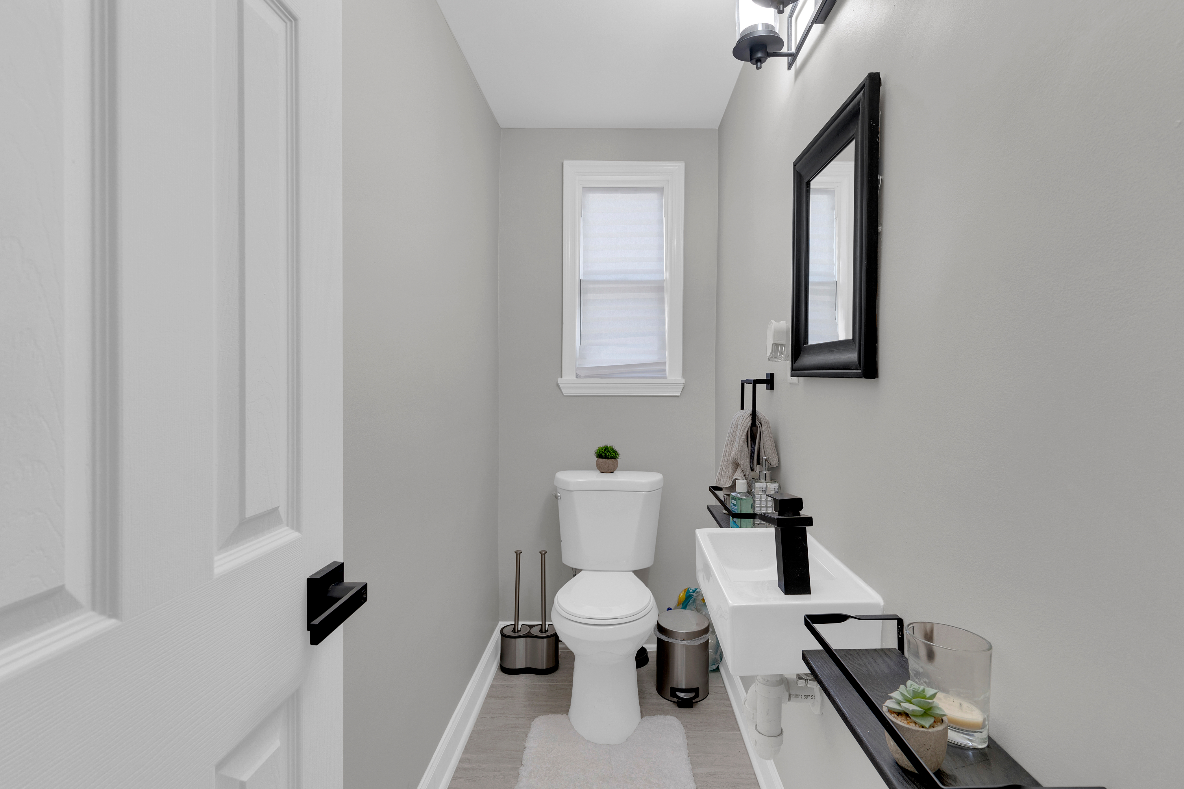 Absolutely Beautiful 3.5 BDRM/2.5BA Newly Renovated DC Home: Long Stays +Parking + Metro - Photo 7