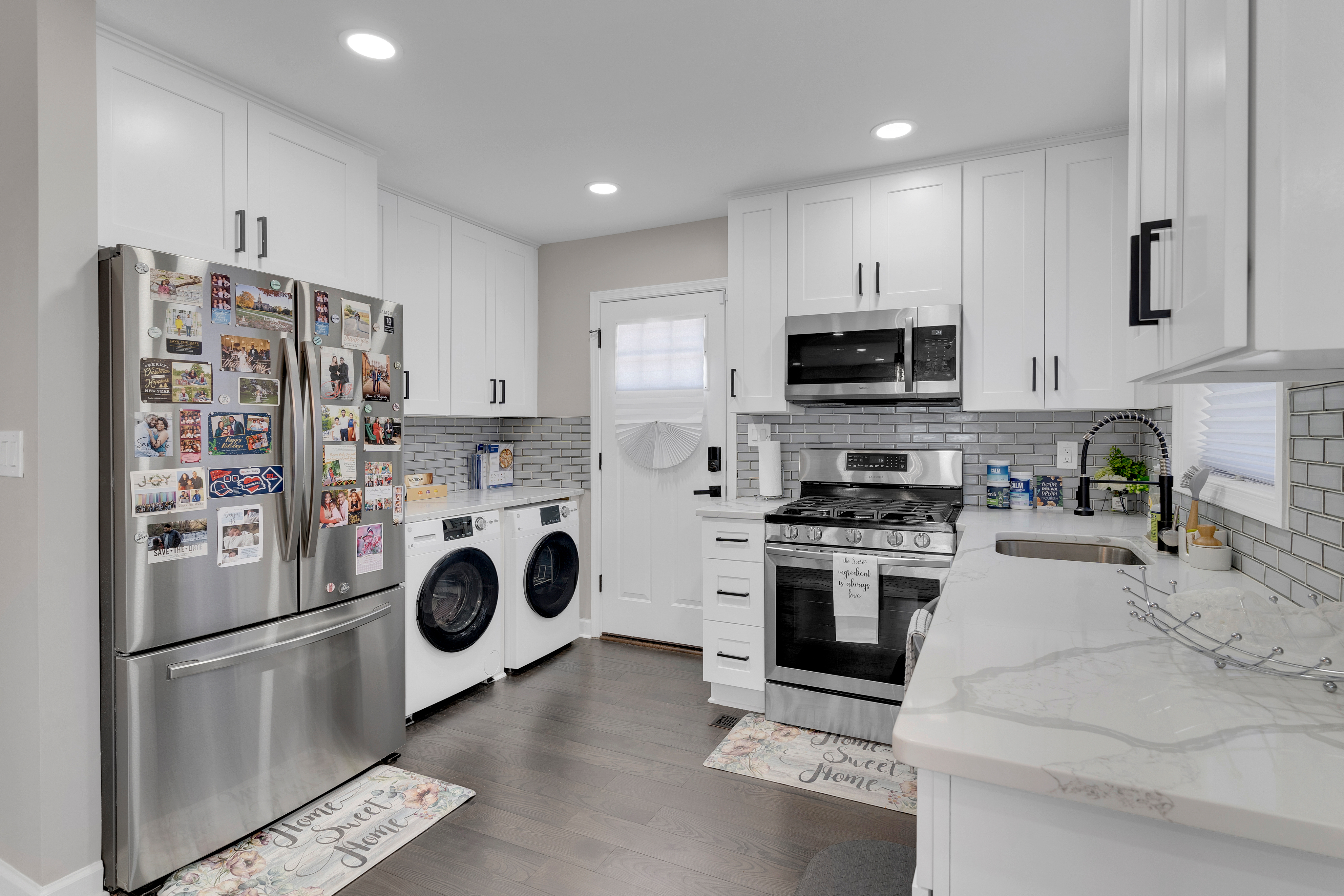Absolutely Beautiful 3.5 BDRM/2.5BA Newly Renovated DC Home: Long Stays +Parking + Metro - Photo 4