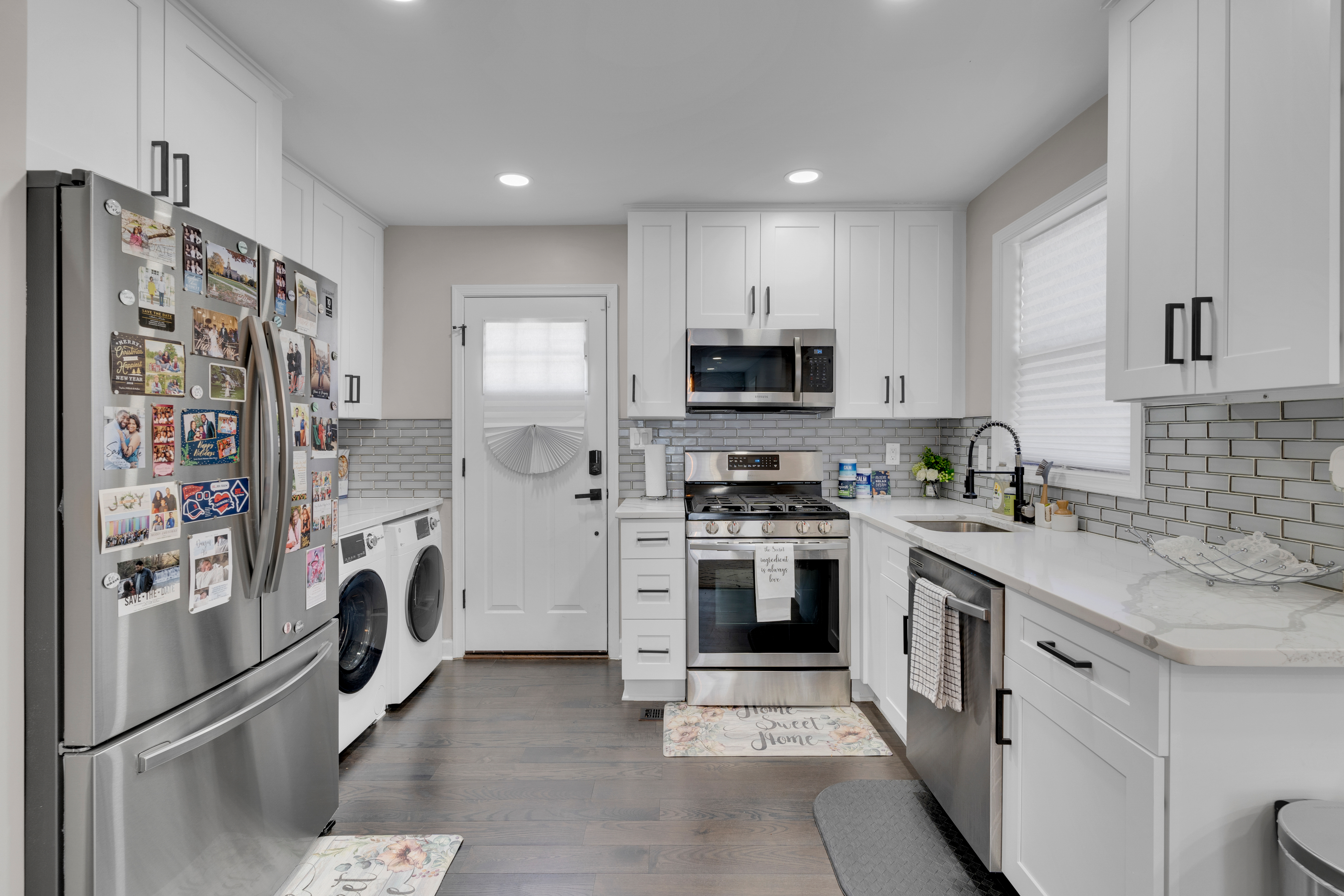 Absolutely Beautiful 3.5 BDRM/2.5BA Newly Renovated DC Home: Long Stays +Parking + Metro - Photo 3