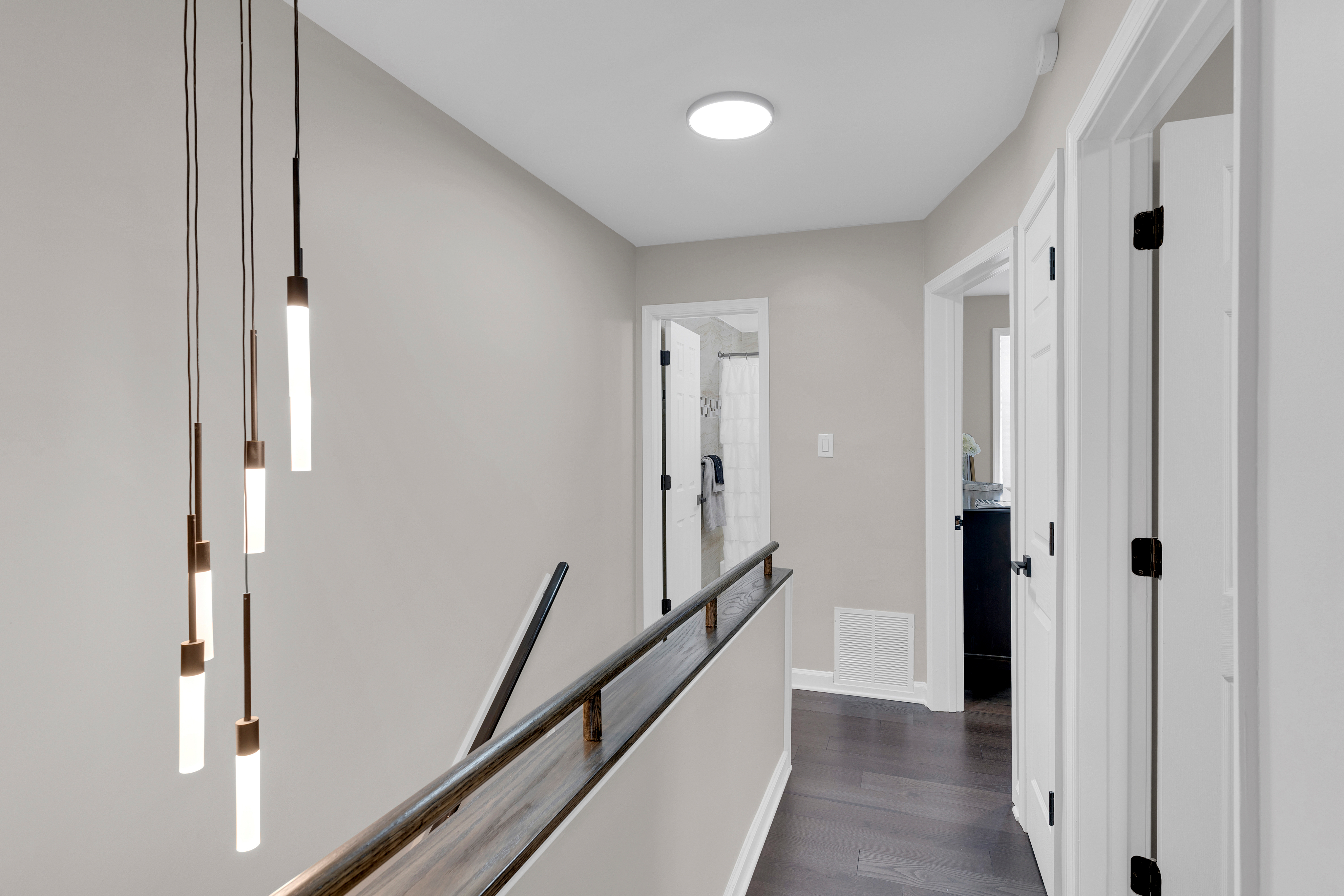 Absolutely Beautiful 3.5 BDRM/2.5BA Newly Renovated DC Home: Long Stays +Parking + Metro - Photo 9