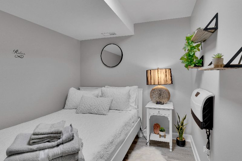 Absolutely Beautiful 3.5 BDRM/2.5BA Newly Renovated DC Home: Long Stays +Parking + Metro - Photo 4