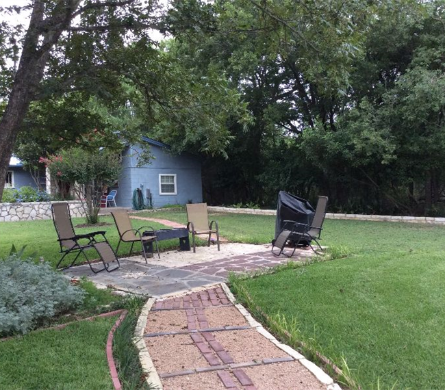 Secure Cottage close to UTHealth Science Center and Medical Hospitals and Facilities - Photo 2