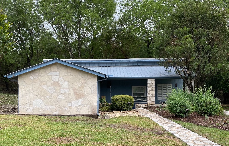 Secure Cottage close to UTHealth Science Center and Medical Hospitals and Facilities - Photo 9