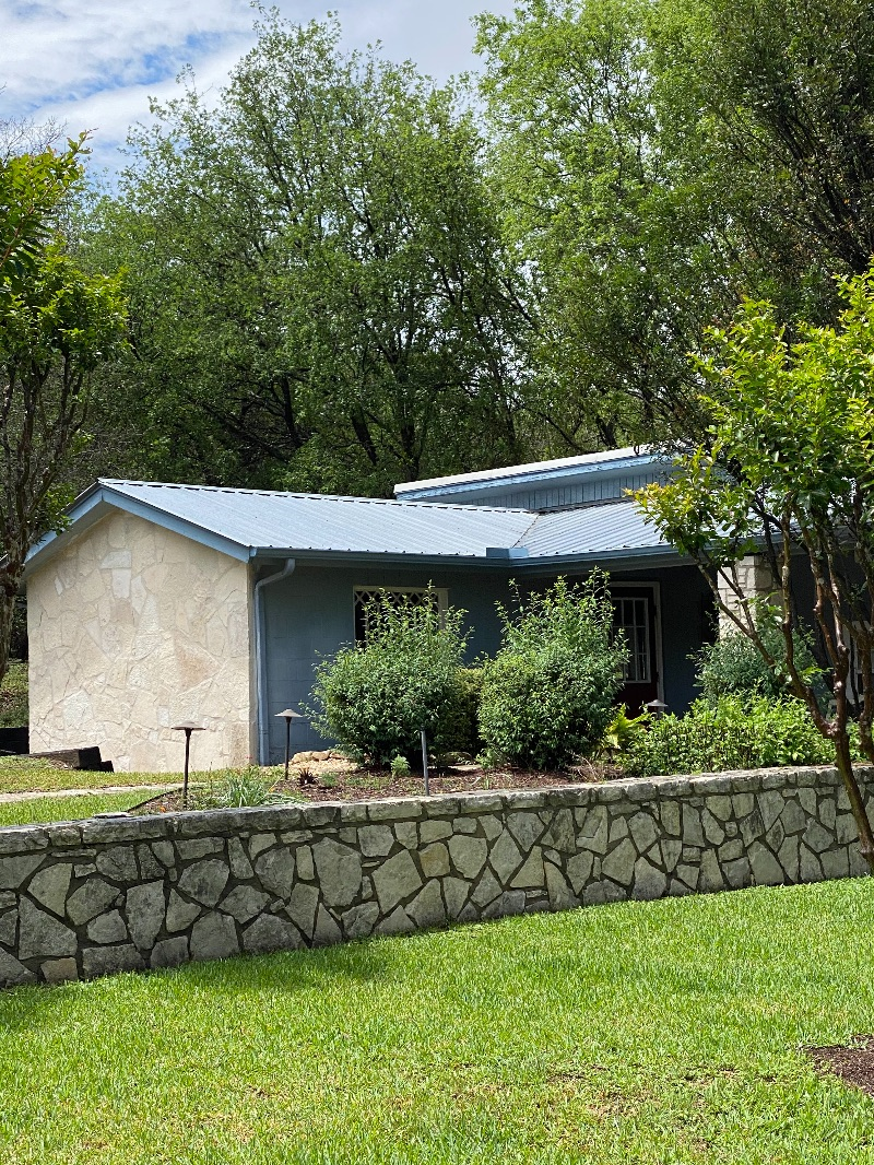 Secure Cottage close to UTHealth Science Center and Medical Hospitals and Facilities - Photo 7