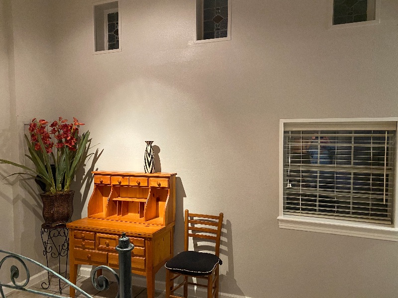 Secure Cottage close to UTHealth Science Center and Medical Hospitals and Facilities - Photo 11
