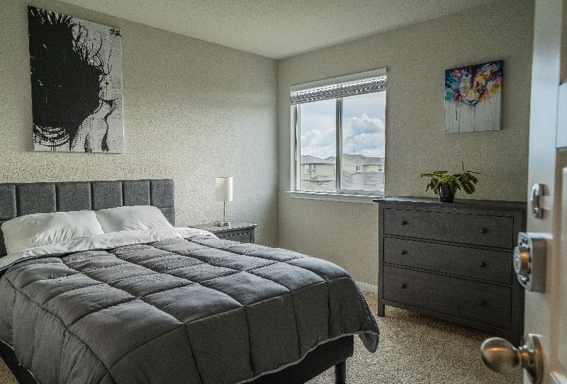 Fully furnished, all bills paid bedroom available Room C