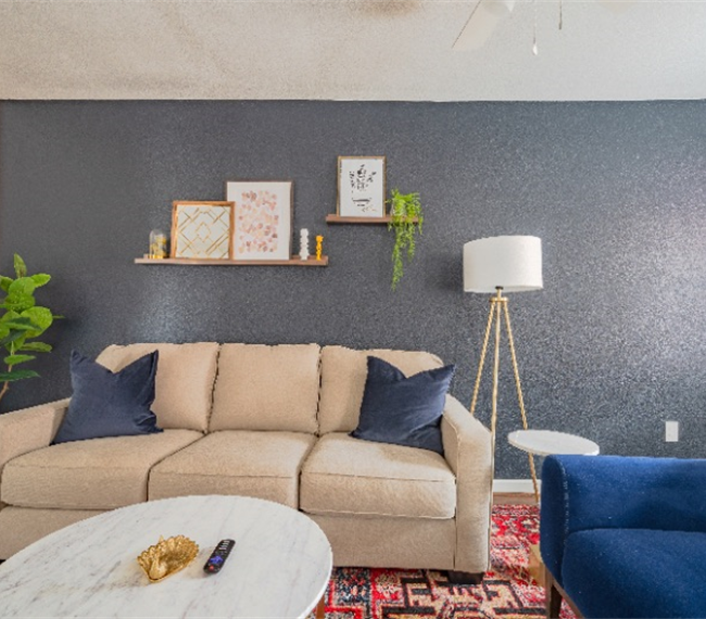 Completely Renovated Apartment Home Near Med...