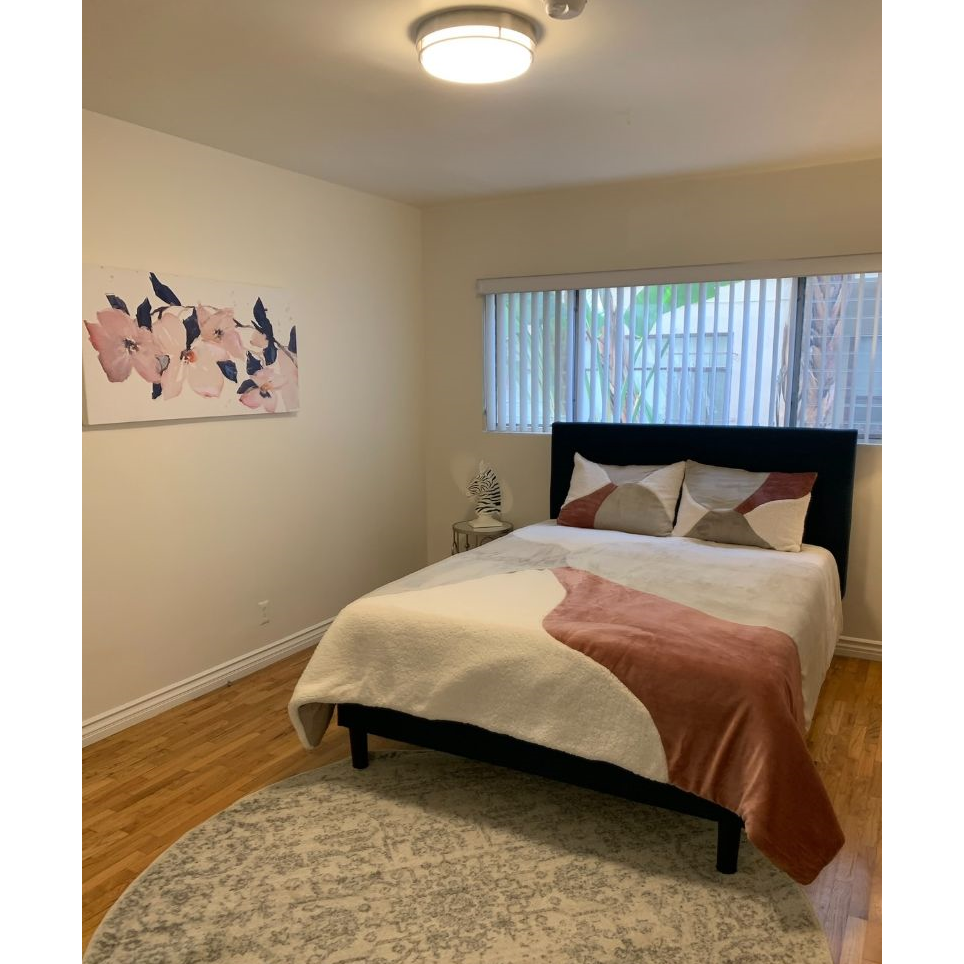 Newly Renovated Furnished 1BR Near Cedars-Sinai | Walk to Work, All-Inclusive - Photo 5
