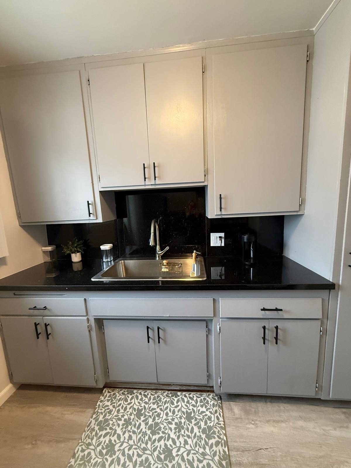 Newly Renovated Furnished 1BR Near Cedars-Sinai | Walk to Work, All-Inclusive - Photo 3