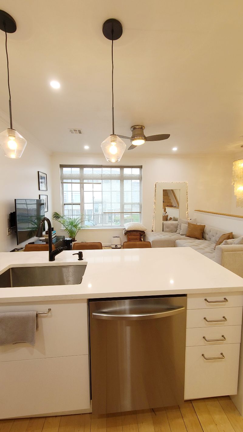 Spacious 2,500 Sq Ft 3BR/2BA Duplex | Private Community + Parking | Walk to NYC Ferry - Photo 2