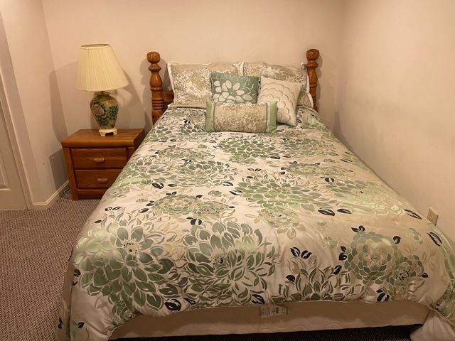 Quiet Private Basement Apartment - Photo 6