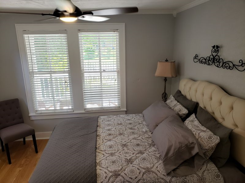 Charming  Close 2 Bed 1 Bath - Photo 6